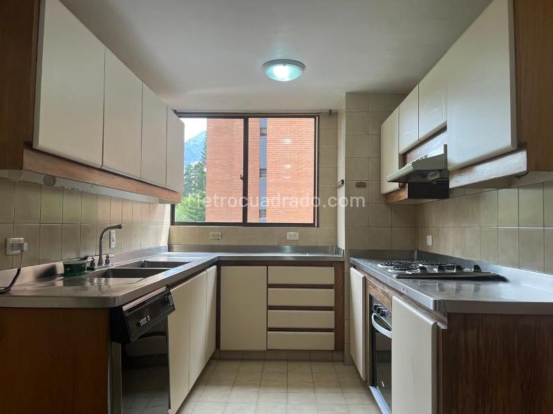 4BR Apartment for Rent in Gated Unit, El Poblado - 4