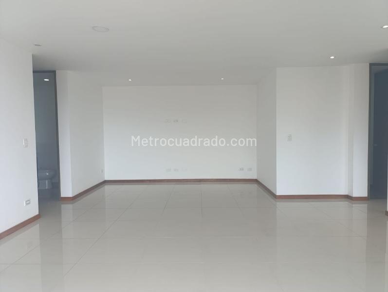 2BR Apartment with Balcony in El Poblado - 2