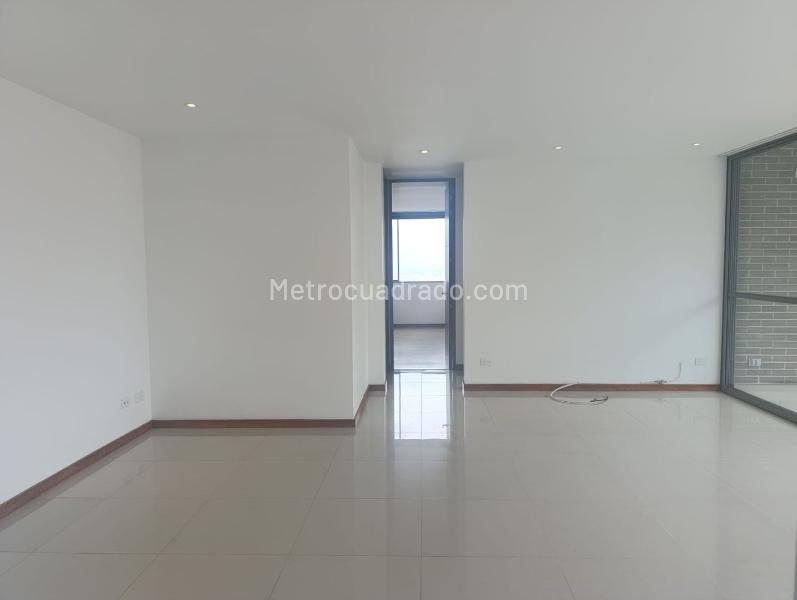 2BR Apartment with Balcony in El Poblado - 5