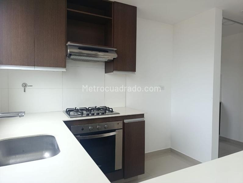 2BR Apartment with Balcony in El Poblado - 8