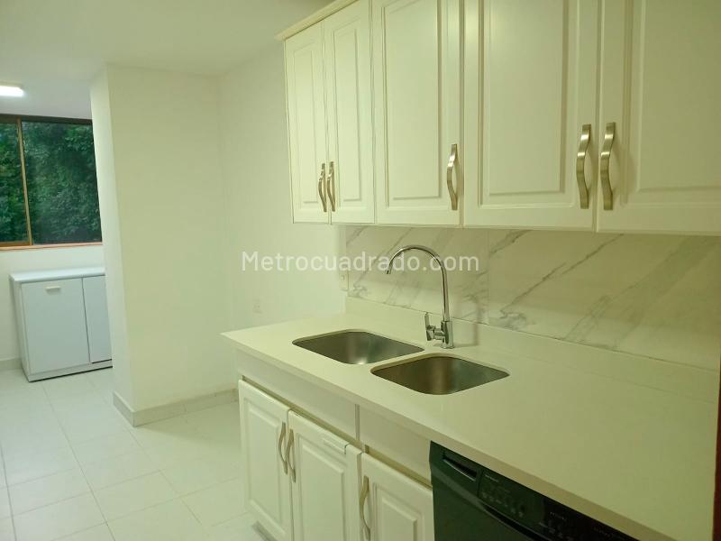 Spacious 3BR Apartment in El Poblado - 8