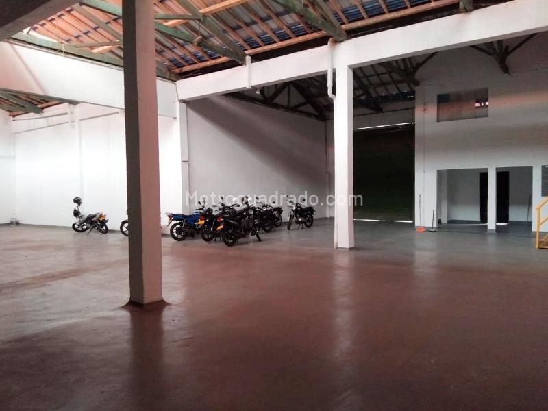 Bodega en Arriendo, LAURELES, Medellín - Más