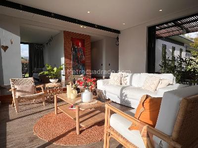 Casa de 3 alcobas en arriendo en Envigado, Envigado, 370 m² · foto 2 de 19