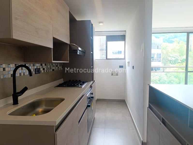 Cozy Studio Apartment with Amenities in El Poblado - 8