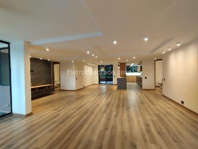 Apartamento de 3 alcobas en venta en Altos Del Poblado, Medellín, 301 m² · foto 2 de 19