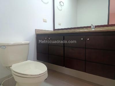 Apartamento de 3 alcobas en venta en El Poblado, Medellín, 140 m² · foto 18 de 19