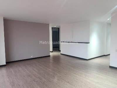 Apartamento de 3 alcobas en venta en El Poblado, Medellín, 140 m² · foto 2 de 19