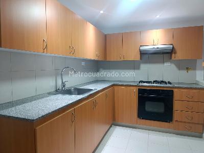 Apartamento de 3 alcobas en venta en El Poblado, Medellín, 140 m² · foto 6 de 19