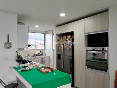 Apartamento de 3 alcobas en venta en El Poblado, Medellín, 154 m² · foto 6 de 20