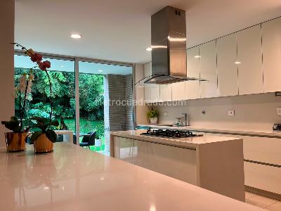 Casa de 3 alcobas en venta en Envigado, Envigado, 330 m² · foto 5 de 20