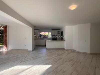 Casa de 3 alcobas en venta en Rionegro, Rionegro, 320 m² · foto 3 de 19