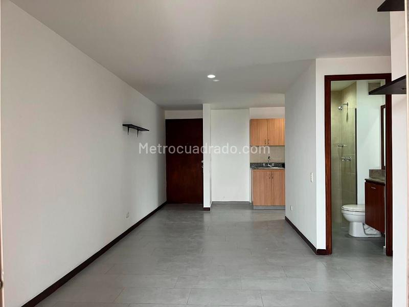 Apartamento de 2 alcobas en El Poblado (Los Parra) con balcón y parqueadero cubierto - 2
