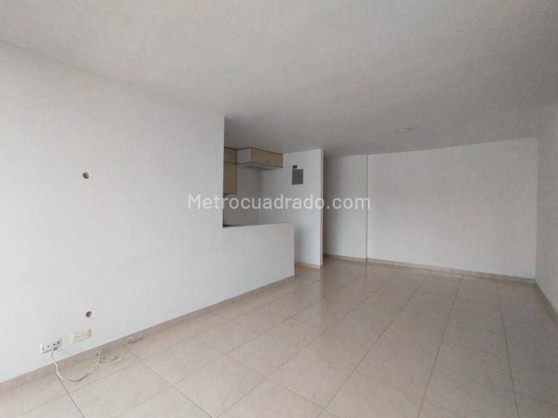 3BR Apartment in Gated Community near Main Road in El Poblado - 3