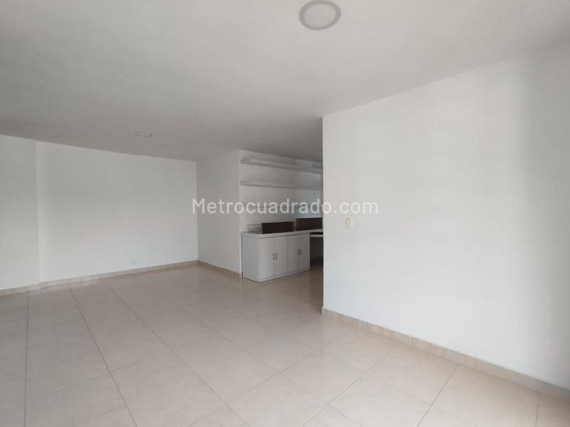 3BR Apartment in Gated Community near Main Road in El Poblado - 5