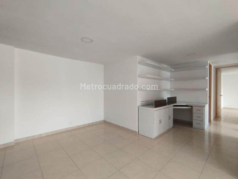 3BR Apartment in Gated Community near Main Road in El Poblado - 6
