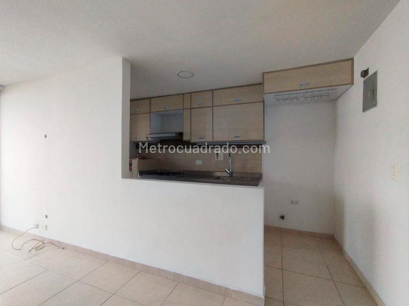 3BR Apartment in Gated Community near Main Road in El Poblado - 7