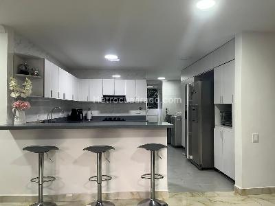 Apartamento de 3 alcobas en venta en El Poblado, Medellín, 144 m² · foto 5 de 19