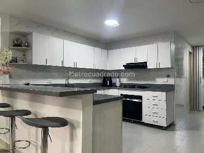 Apartamento de 3 alcobas en venta en El Poblado, Medellín, 144 m² · foto 6 de 19