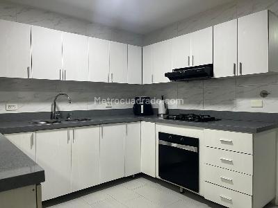 Apartamento de 3 alcobas en venta en El Poblado, Medellín, 144 m² · foto 7 de 19