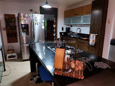 Apartamento de 3 alcobas en venta en El Poblado, Medellín, 226 m² · foto 5 de 15