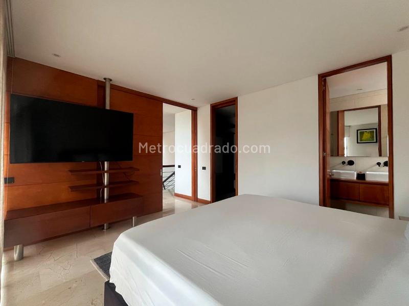 Elegant 3BR Apartment in El Poblado - 9