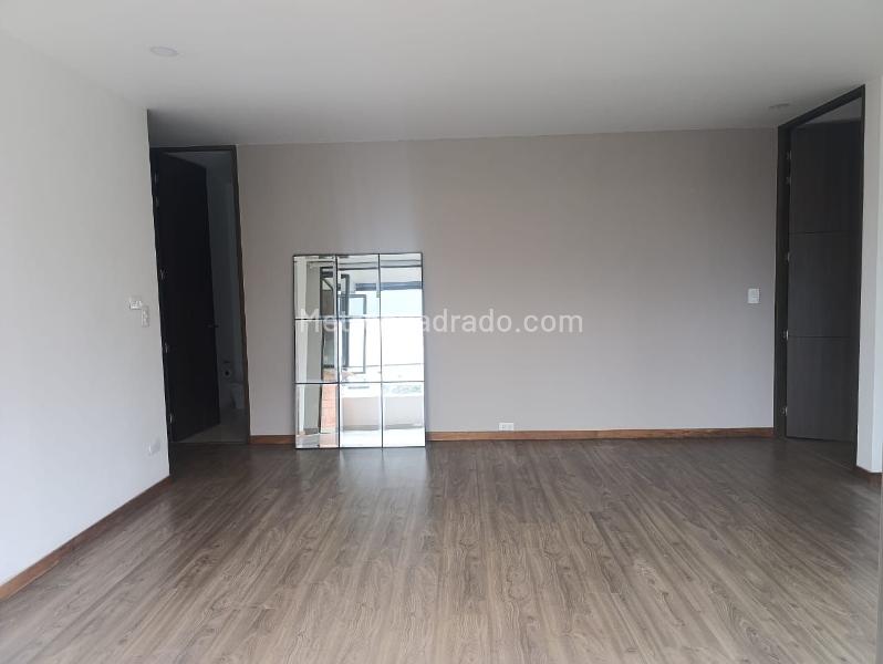 1BR Studio Apartment with Pool in El Poblado - 2