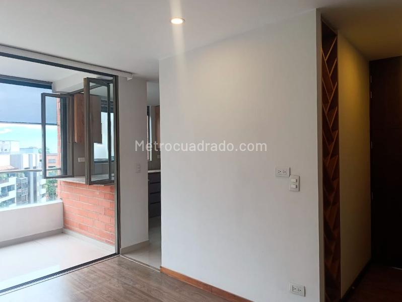 1BR Studio Apartment with Pool in El Poblado - 4