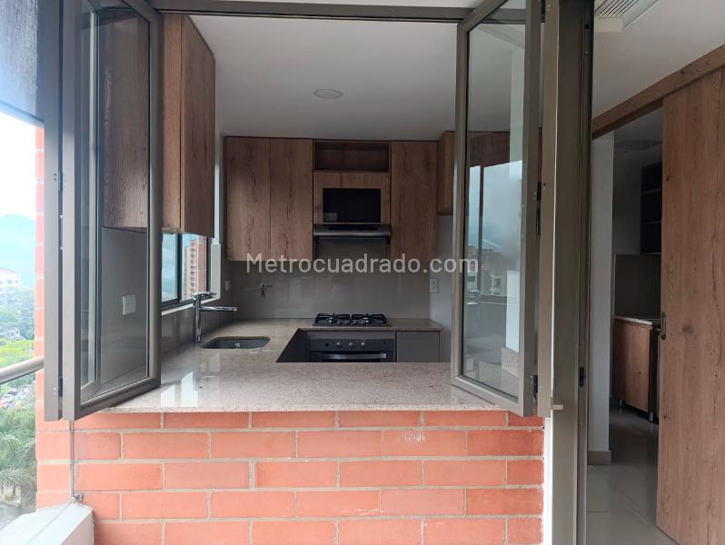 1BR Studio Apartment with Pool in El Poblado - 8