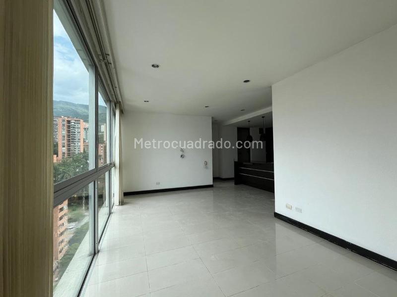 Apartamento Moderno de 2 Alcobas en Zona Central de El Poblado - 2