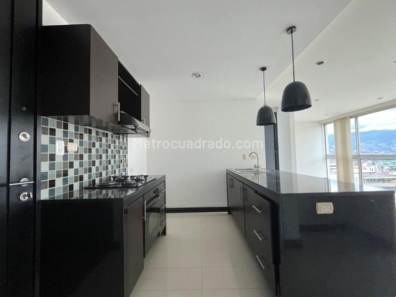 Apartamento Moderno de 2 Alcobas en Zona Central de El Poblado - 5