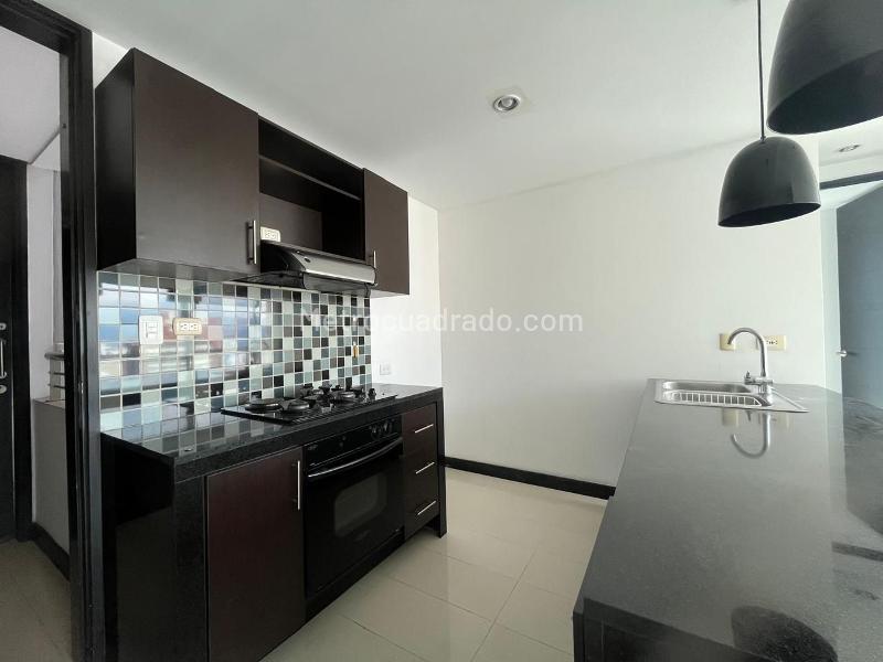 Apartamento Moderno de 2 Alcobas en Zona Central de El Poblado - 6