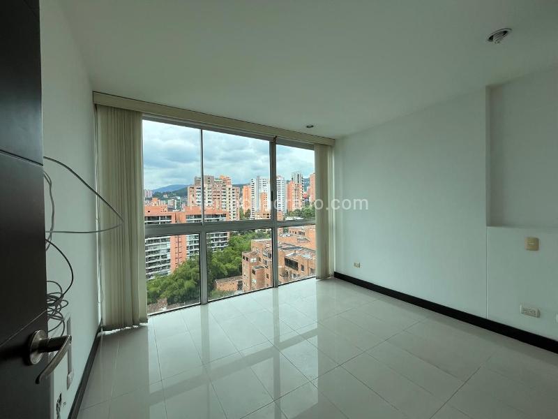 Apartamento Moderno de 2 Alcobas en Zona Central de El Poblado - 7