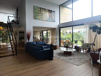 Casa de 4 alcobas en venta en El Poblado, Medellín, 458 m² · foto 2 de 20