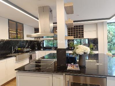 Casa de 4 alcobas en venta en El Poblado, Medellín, 458 m² · foto 6 de 20