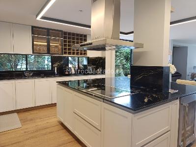 Casa de 4 alcobas en venta en El Poblado, Medellín, 458 m² · foto 7 de 20