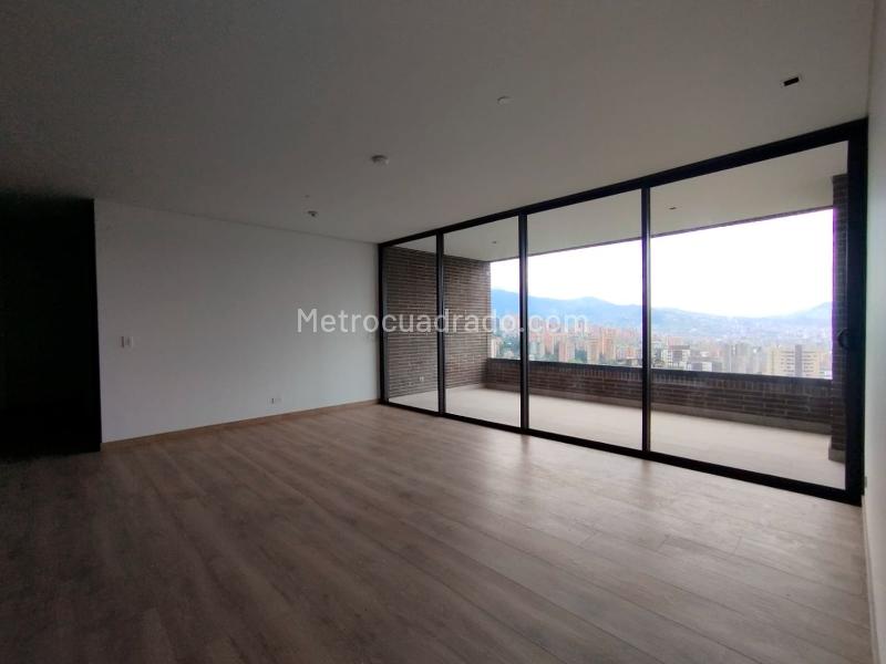 Modern 2BR Apartment with City View in El Poblado - 2