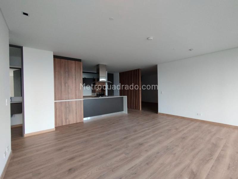 Modern 2BR Apartment with City View in El Poblado - 5
