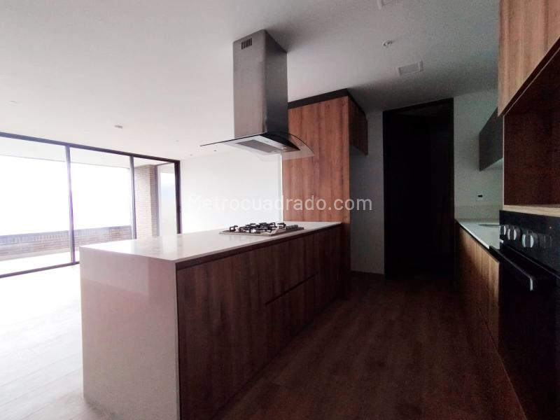 Modern 2BR Apartment with City View in El Poblado - 7