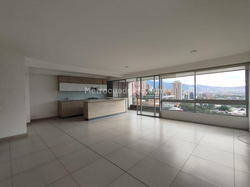 Apartamento Moderno de 3 Alcobas con Amenidades en El Poblado
