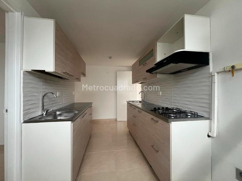 Apartamento de 3 Alcobas con Balcón en El Poblado - 5