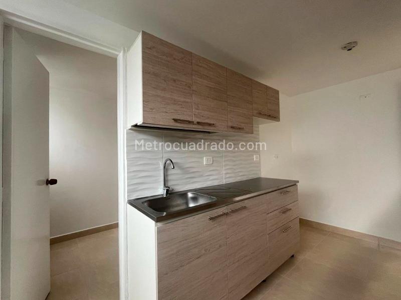 Apartamento de 3 Alcobas con Balcón en El Poblado - 7
