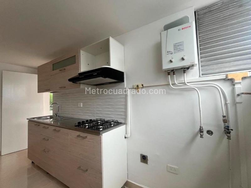 Apartamento de 3 Alcobas con Balcón en El Poblado - 8