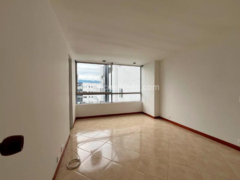 Apartamento de 3 Alcobas con Balcón en El Poblado - 9