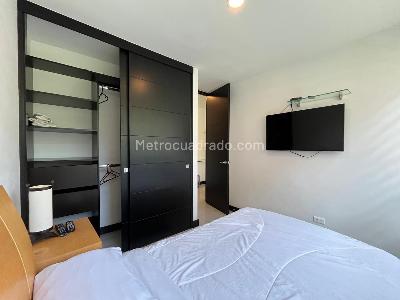 Apartamento de 2 alcobas en venta en El Poblado, Medellín, 74 m² · foto 11 de 13