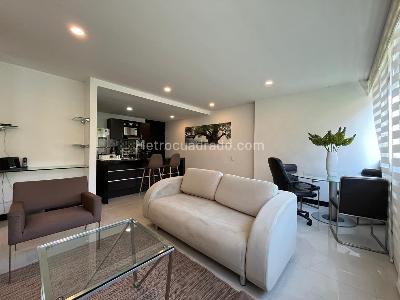Apartamento de 2 alcobas en venta en El Poblado, Medellín, 74 m² · foto 3 de 13