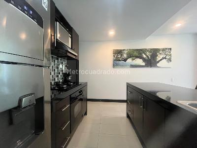 Apartamento de 2 alcobas en venta en El Poblado, Medellín, 74 m² · foto 5 de 13