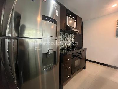 Apartamento de 2 alcobas en venta en El Poblado, Medellín, 74 m² · foto 7 de 13