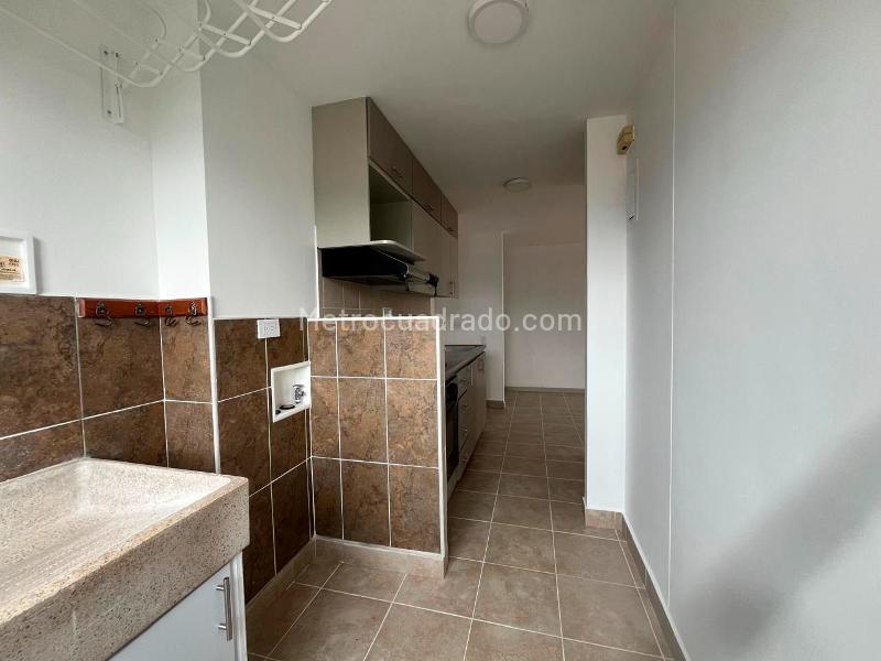 Apartamento de 2 Alcobas en El Poblado en Conjunto Cerrado - 4