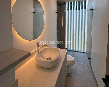 Apartamento de 3 alcobas en venta en El Poblado, Medellín, 218 m² · foto 10 de 15