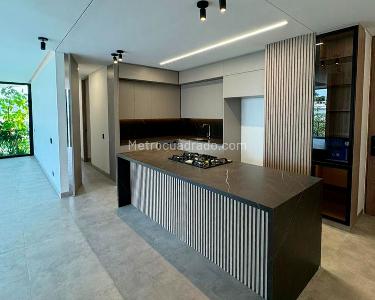 Apartamento de 3 alcobas en venta en El Poblado, Medellín, 218 m² · foto 5 de 15